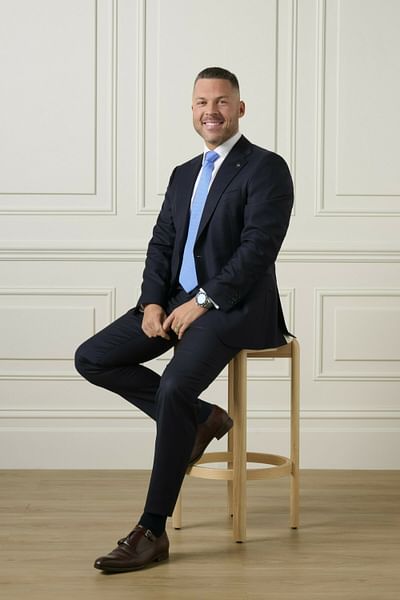 Michael Hingston full body image