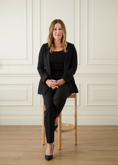 Nikki Baglieri full body image