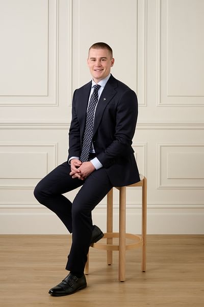 Sebastian Scanlon full body image