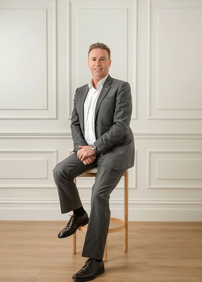 Wayne Elly full body image