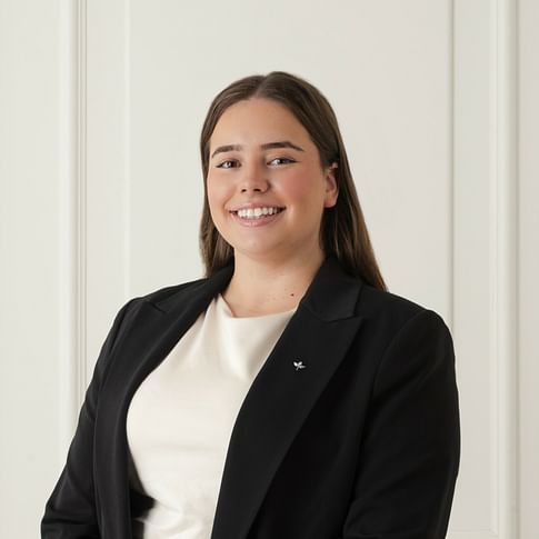 Yasmin Pinto face image