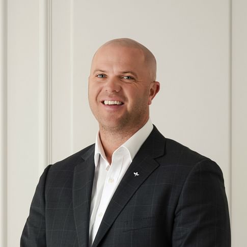 Lindsay Ryan face image