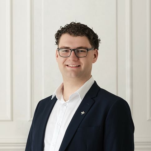 Hunter Carson face image