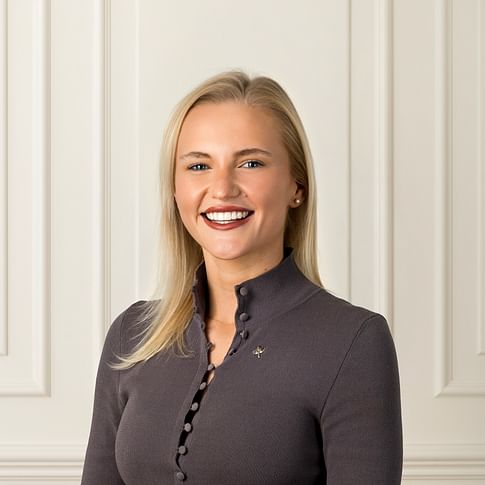 Madeleine James face image