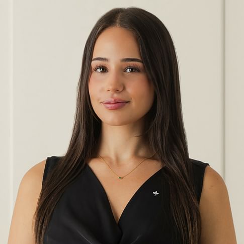 Chloe Costas face image