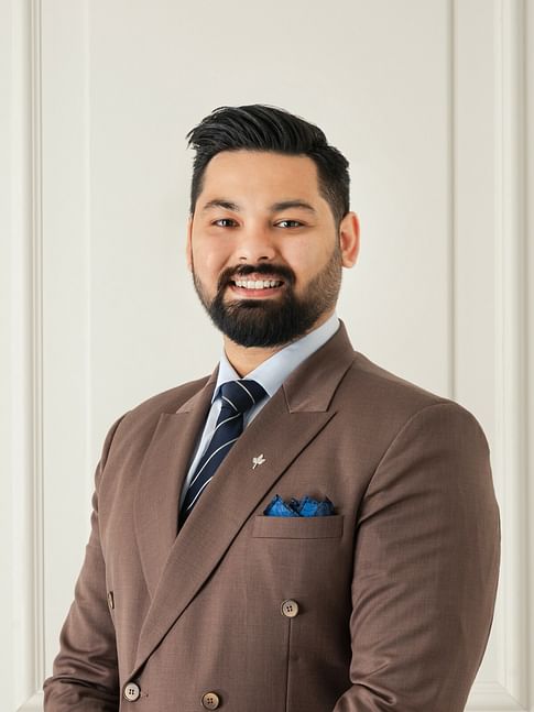 Adam Newton face image