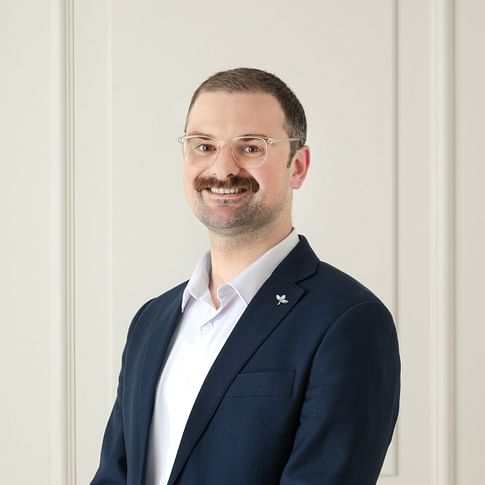 Dion Flowers face image