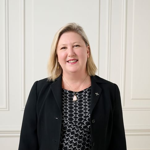 Kristin Richards face image