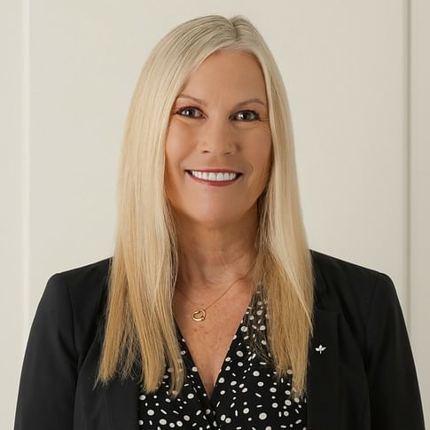 Lynn Mitchell face image