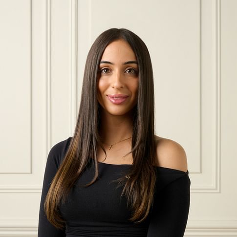 Stephanie Petrakis face image