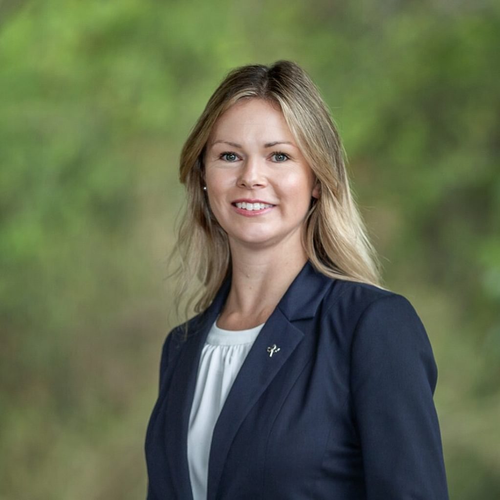 Lisa Dove