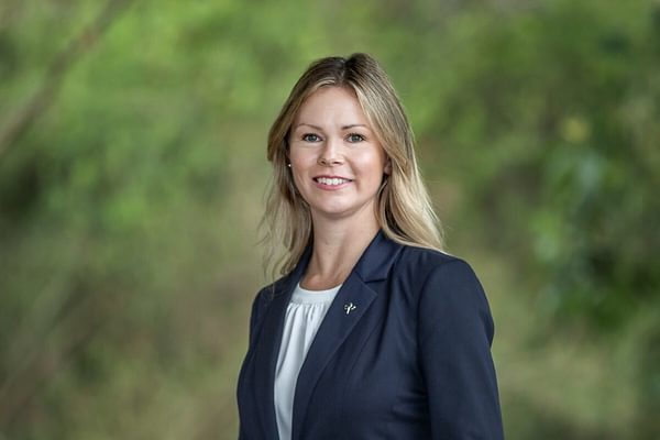 Lisa Dove
