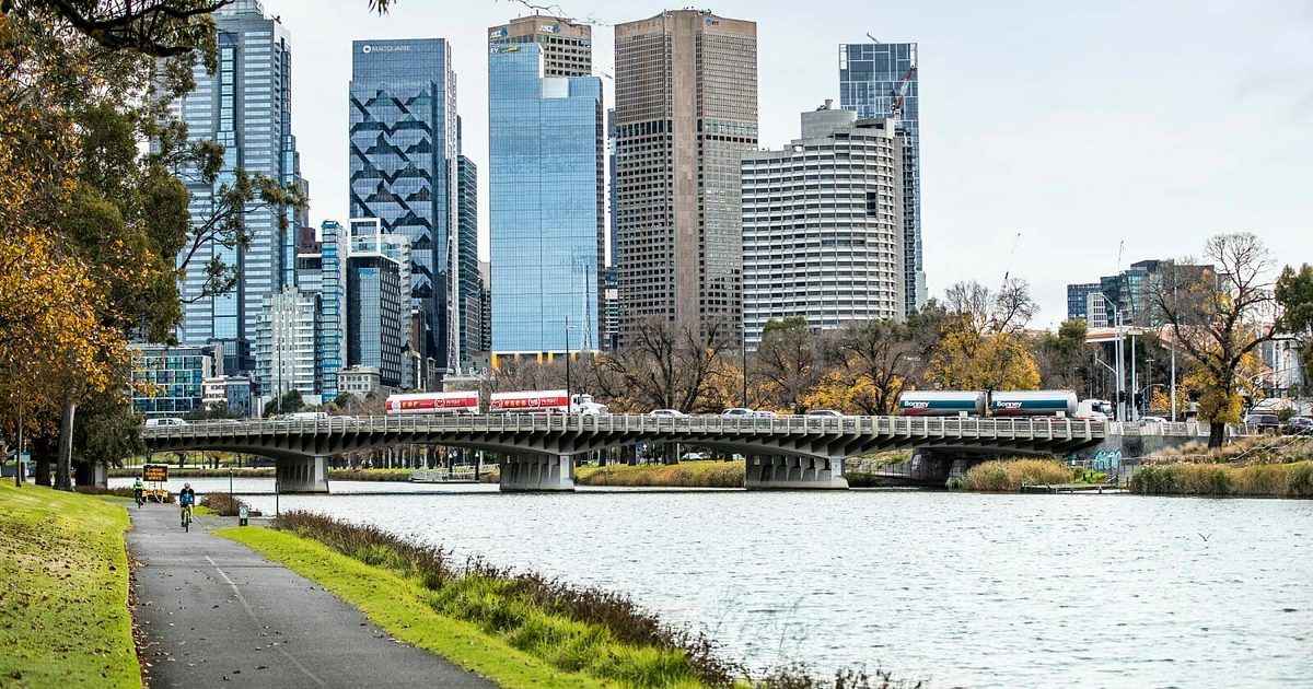 How to get to Queen Victoria Gardens in South Yarra by Train, Bus or Tram?